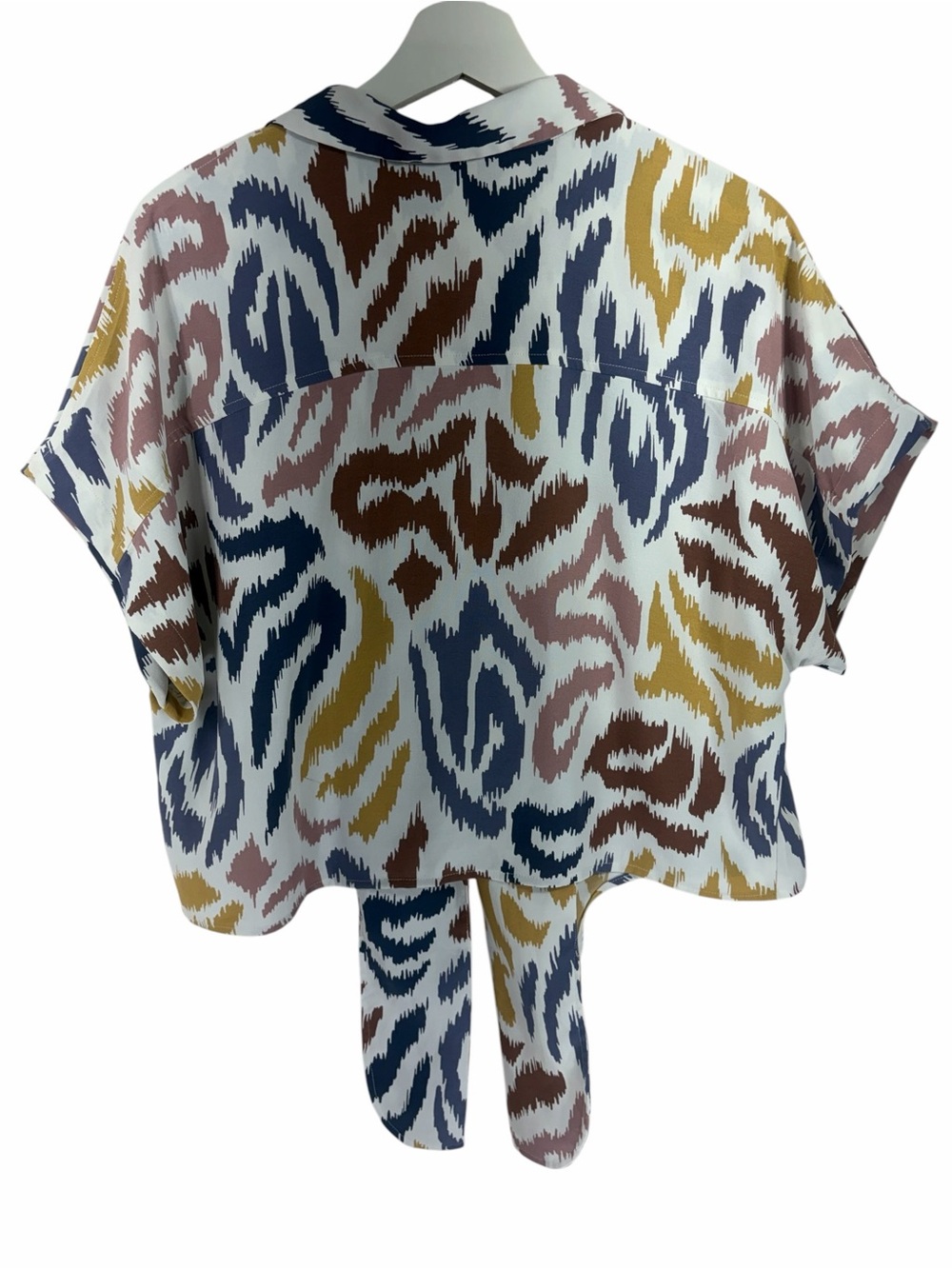 REITMANS Printed Short-Sleeve Tie-Front Button Shirt - Multicolor size large - Picture 4 of 10